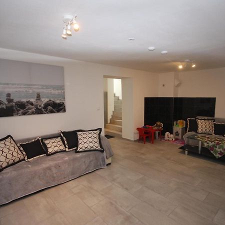Apartmany Amalia بييشتِني المظهر الخارجي الصورة