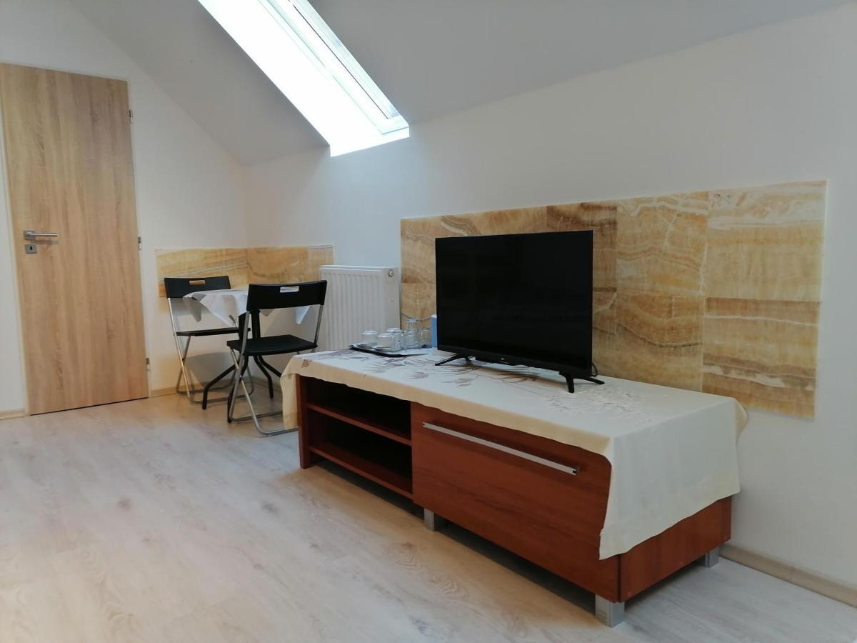 Apartmany Amalia بييشتِني المظهر الخارجي الصورة