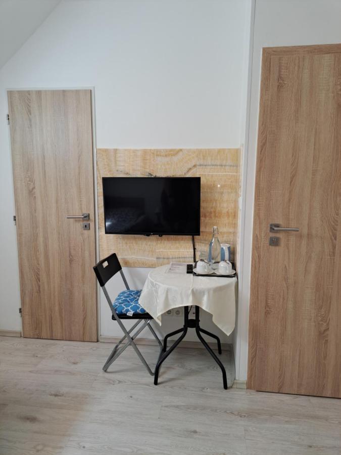 Apartmany Amalia بييشتِني المظهر الخارجي الصورة