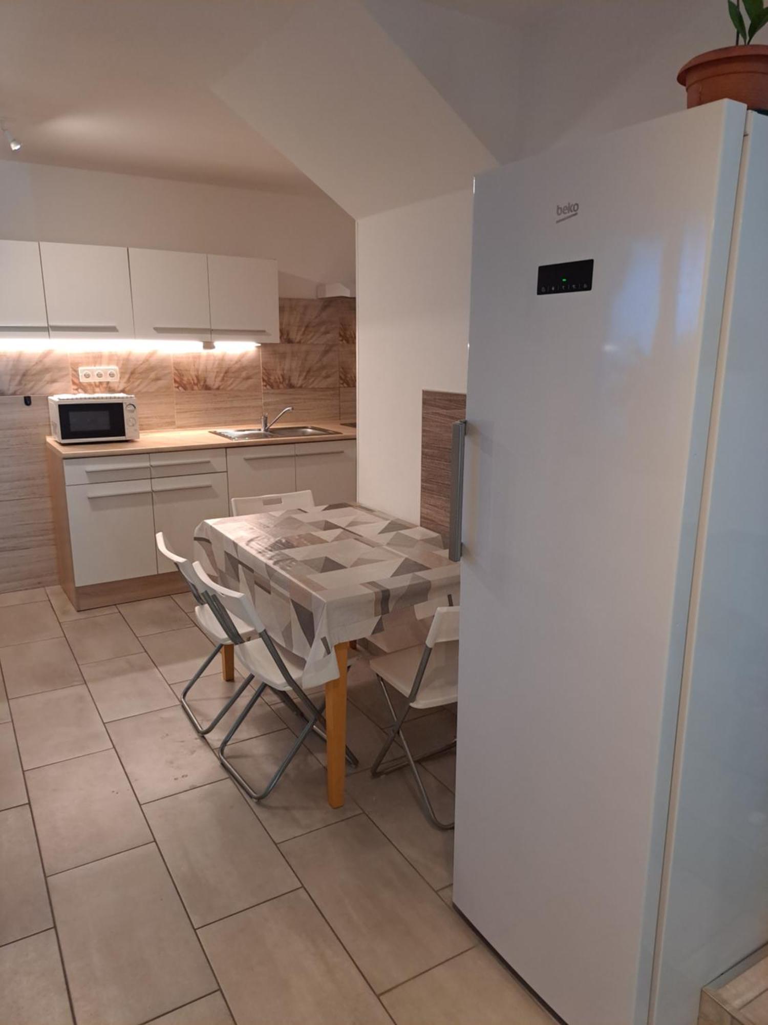 Apartmany Amalia بييشتِني المظهر الخارجي الصورة