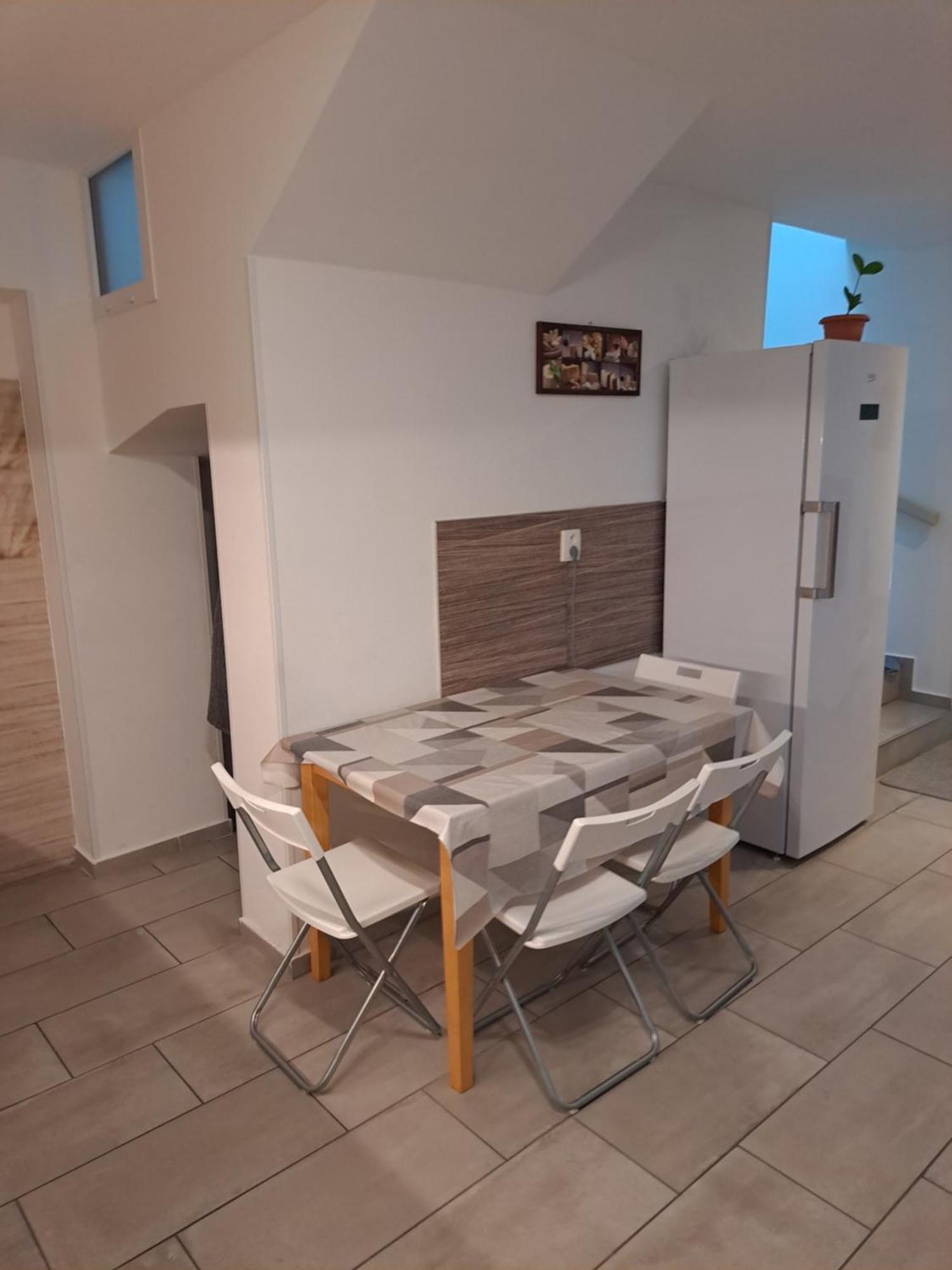 Apartmany Amalia بييشتِني المظهر الخارجي الصورة