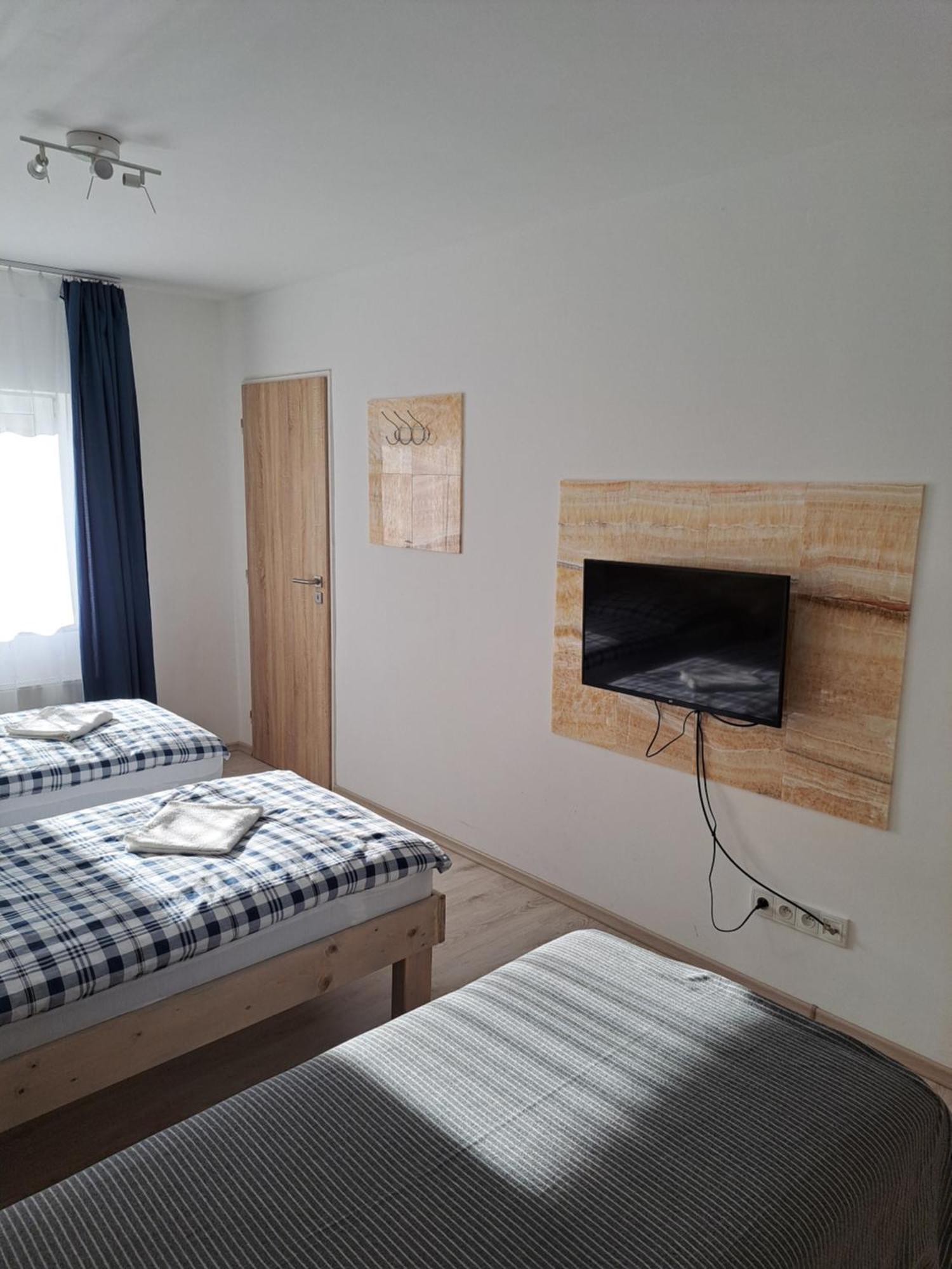 Apartmany Amalia بييشتِني المظهر الخارجي الصورة