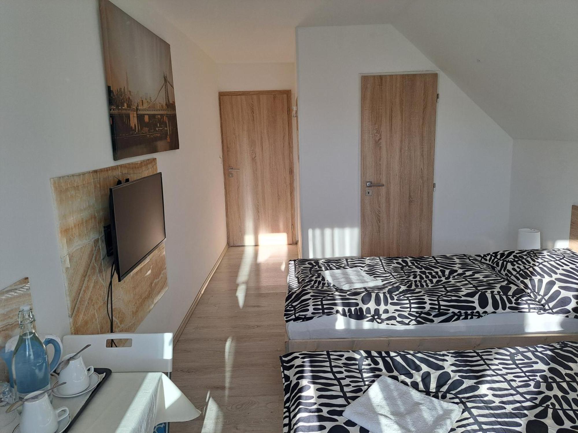 Apartmany Amalia بييشتِني المظهر الخارجي الصورة