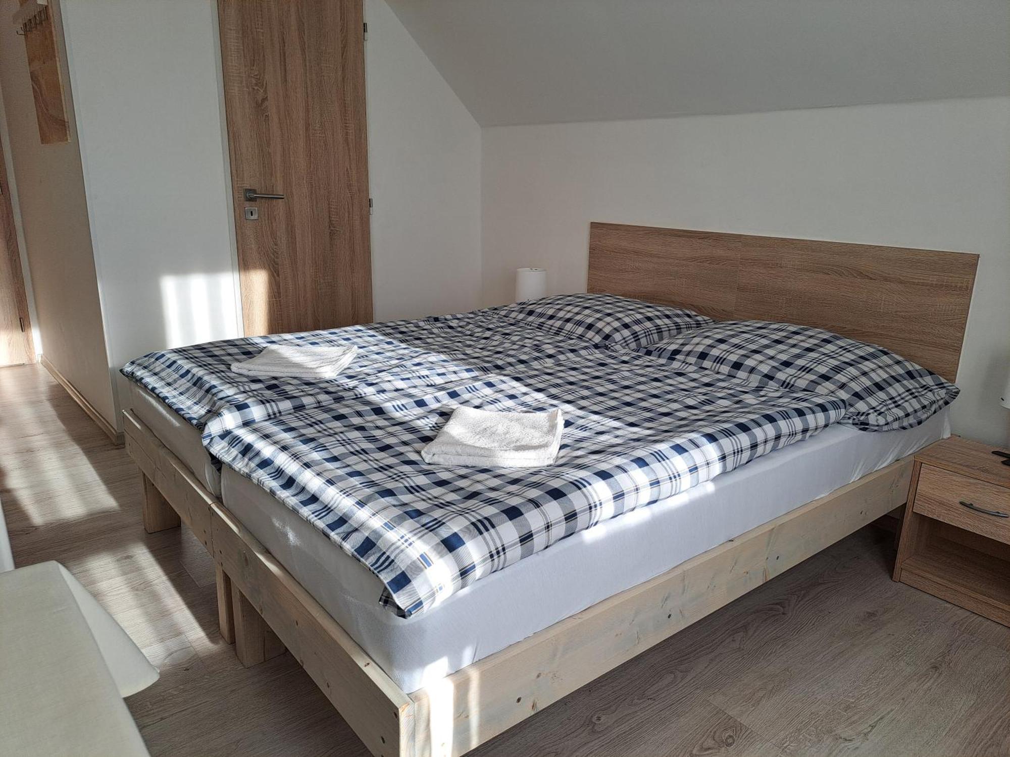 Apartmany Amalia بييشتِني المظهر الخارجي الصورة