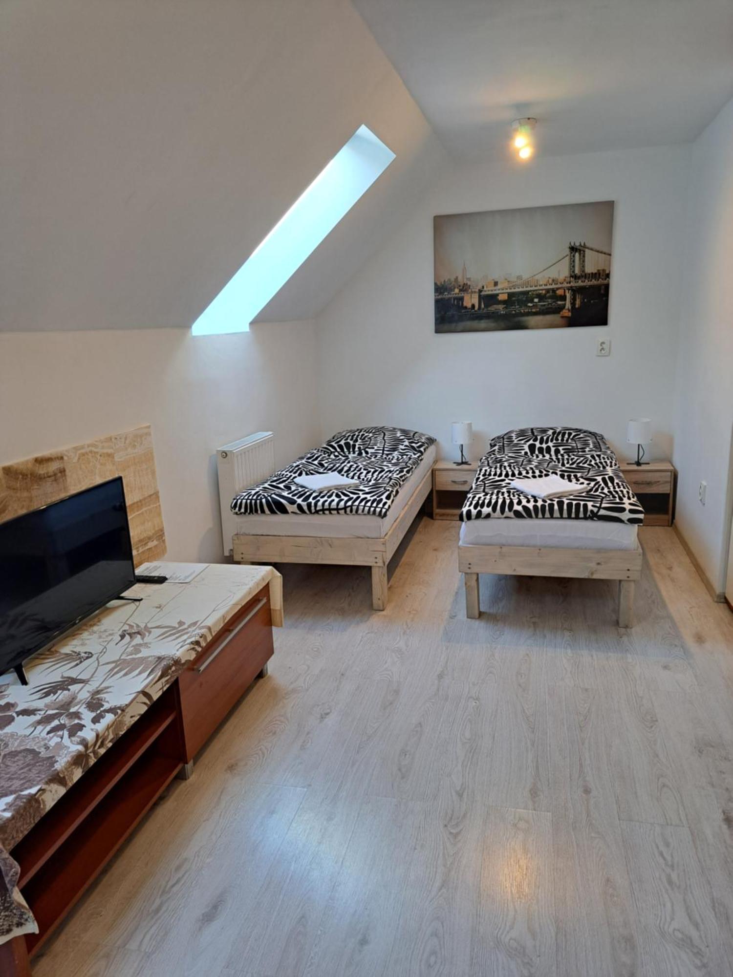 Apartmany Amalia بييشتِني المظهر الخارجي الصورة